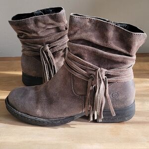 Born Distressed Suede Ankle Boots With Tassels Size 7